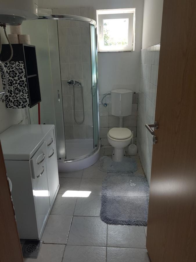 Apartman Meg Apartment Малинска Екстериор снимка