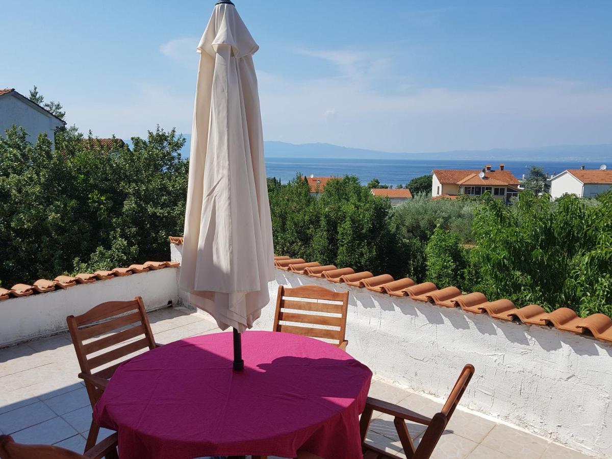 Apartman Meg Apartment Малинска Екстериор снимка