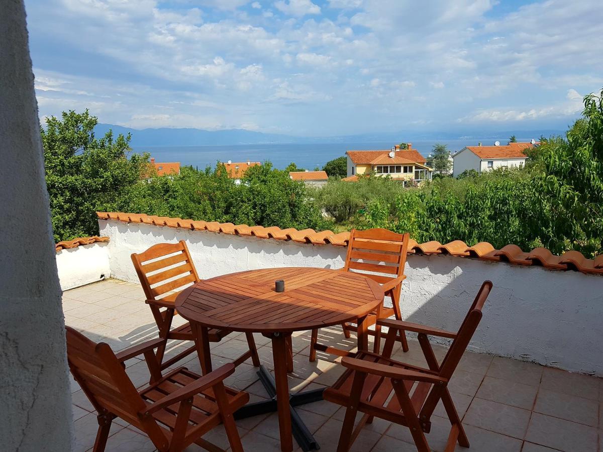 Apartman Meg Apartment Малинска Екстериор снимка